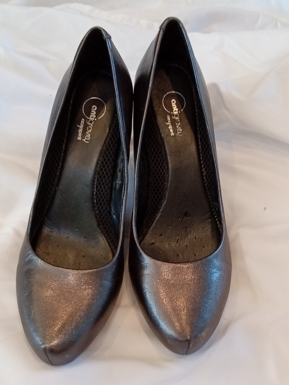 Easy Spirit Metallic Bronze Mid-Heel Pumps - Picture 2 of 7